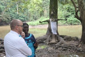 U.S. Consul General Will Stevens in a conversation with the Principal Technical Officer, Heritage Department, National Commission for Museums and Monuments (NCMM), Toyin Ajayi at the Osun Osogbo.
