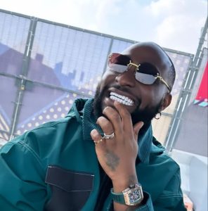 tell-the-world-i-am-back-singer-davido-says-as-he-performs-at-the-2022-world-cup-closing-ceremony-video